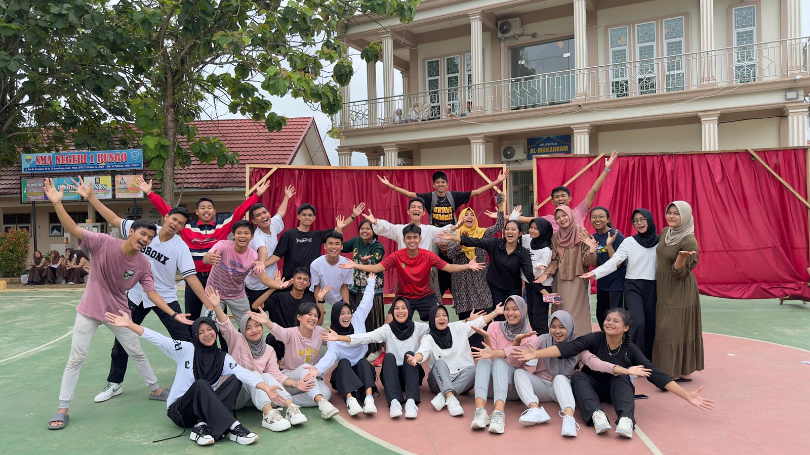 Teater Musikal Kontemporer